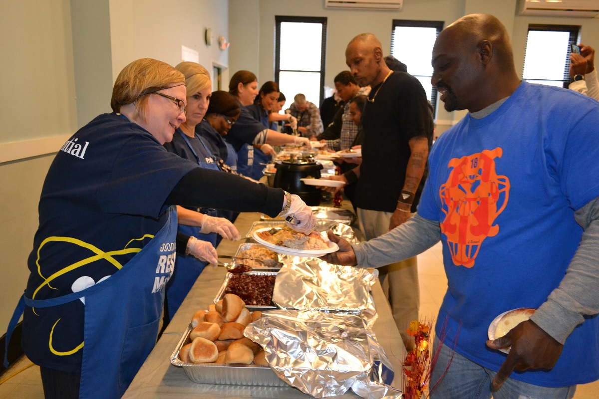 Filling The Pantry Today For Thanksgiving Goodwill Rescue Mission